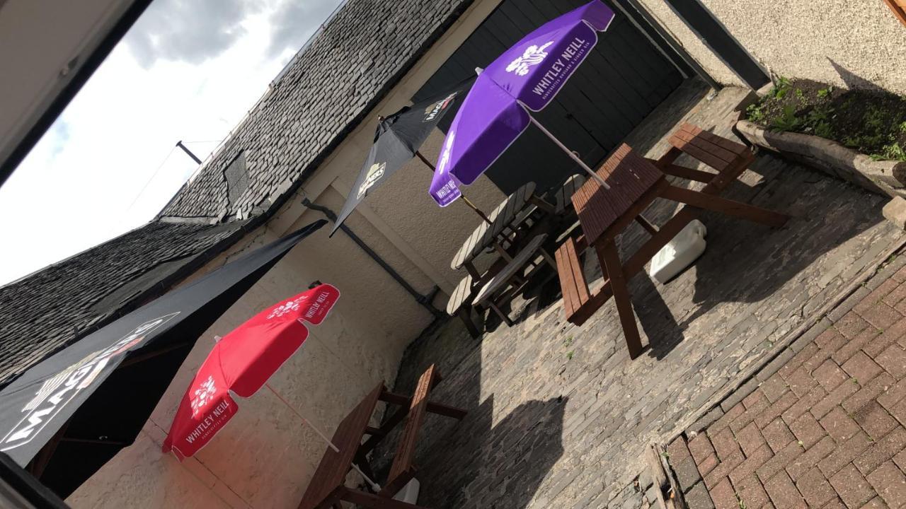 The Ferry Inn Renfrew Exterior photo